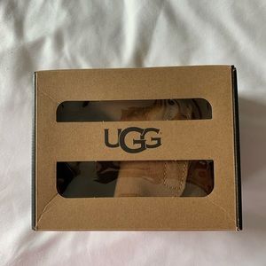 NWT Caden ugg boots